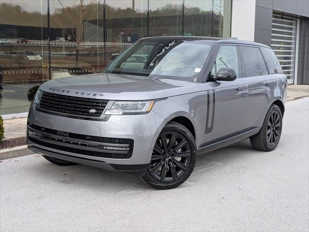2026 Land Rover Range Rover P550e SE
