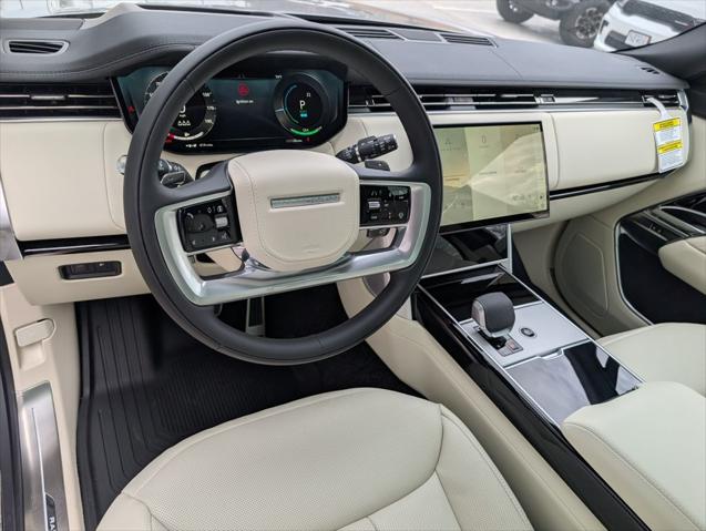 2026 Land Rover Range Rover P550e SE