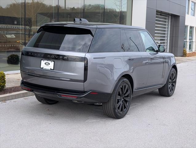 2026 Land Rover Range Rover P550e SE