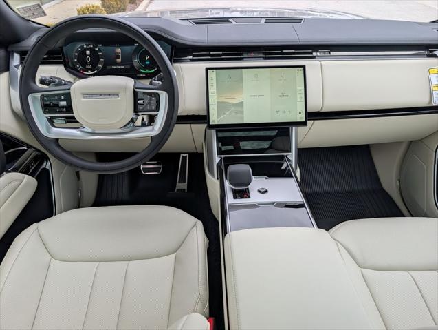 2026 Land Rover Range Rover P550e SE