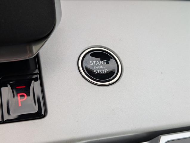 2026 Land Rover Range Rover P550e SE