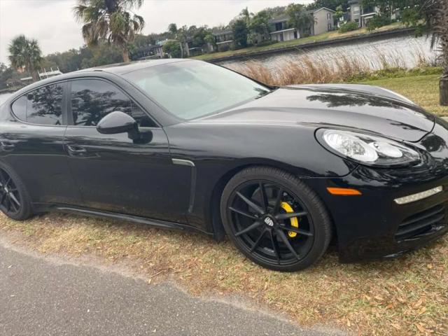 2016 Porsche Panamera 4