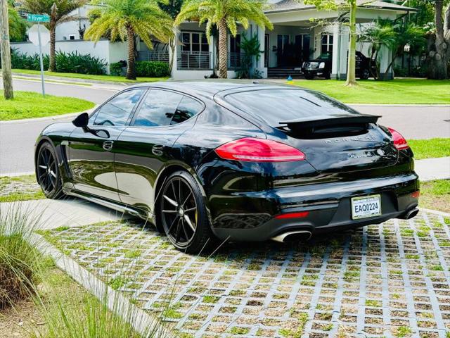 2016 Porsche Panamera 4