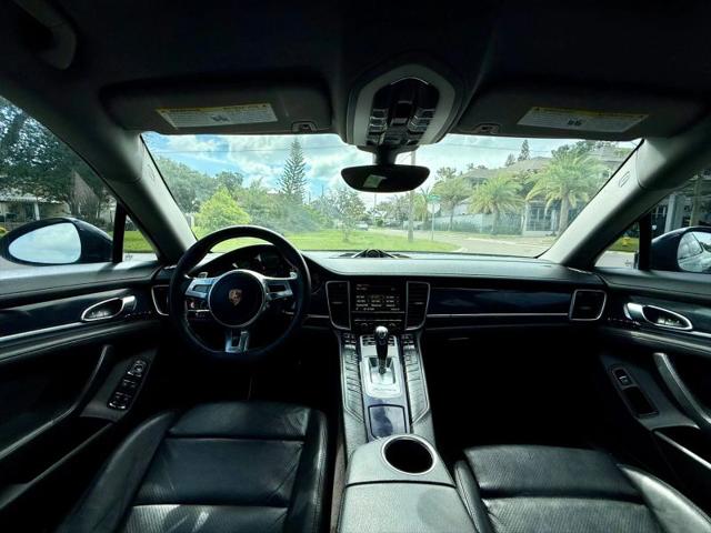 2016 Porsche Panamera 4
