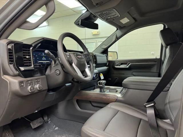 2026 GMC Sierra 1500 Crew Cab, Standard Bed, SLT, 4WD