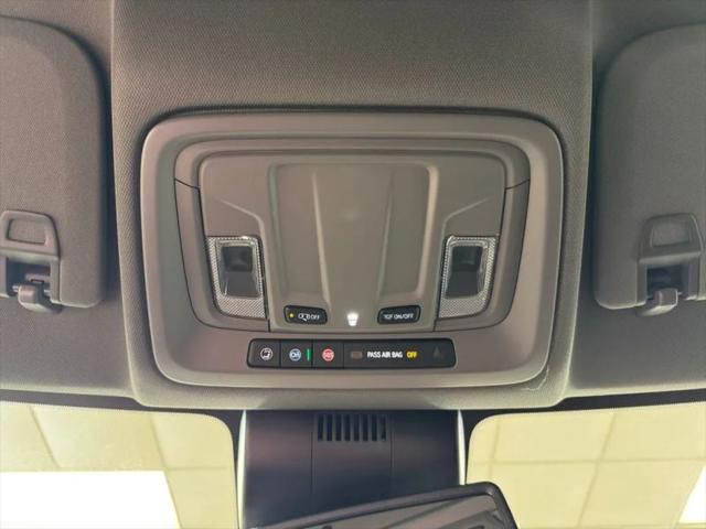 2026 GMC Sierra 1500 Crew Cab, Standard Bed, SLT, 4WD