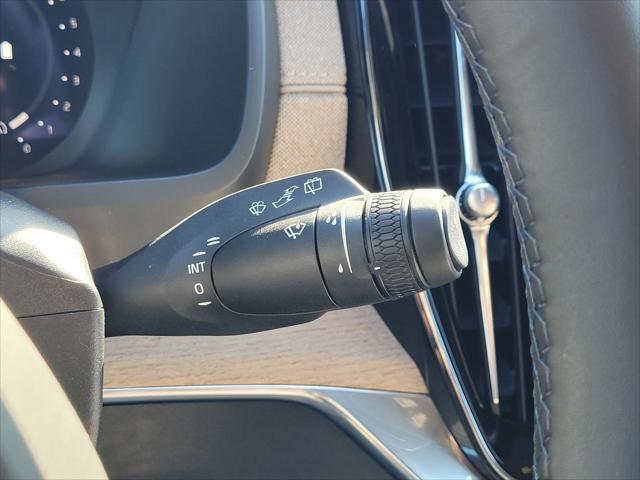 2026 Volvo XC90 Plus, B6 AWD Gas (mild hybrid), Gasoline, Bright, 7 Seats