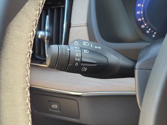 2026 Volvo XC90 Plus, B6 AWD Gas (mild hybrid), Gasoline, Bright, 7 Seats