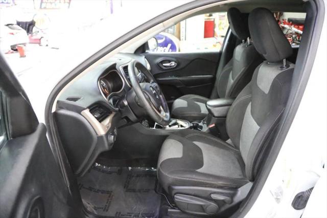 2016 Jeep Cherokee Sport