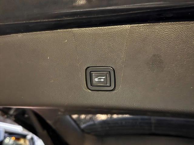 2022 Chevrolet Traverse AWD LT Cloth