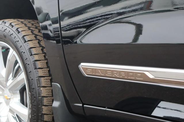 2022 Chevrolet Silverado 1500 4WD Crew Cab Short Bed High Country