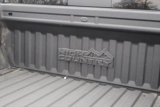 2022 Chevrolet Silverado 1500 4WD Crew Cab Short Bed High Country