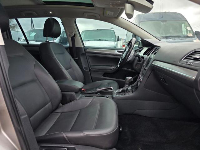 2016 Volkswagen Golf SportWagen TSI SE 4-Door