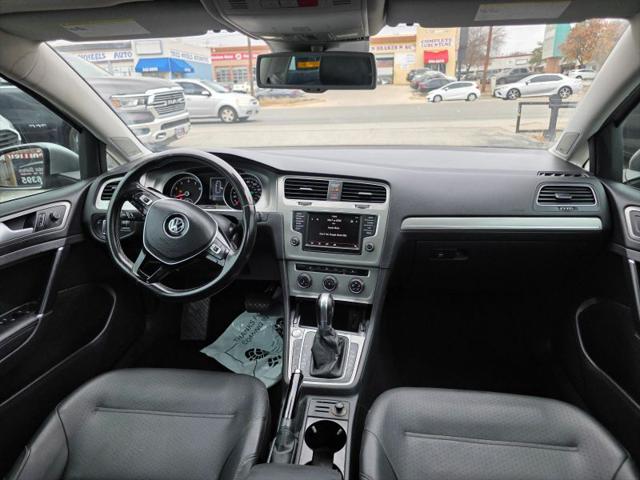 2016 Volkswagen Golf SportWagen TSI SE 4-Door