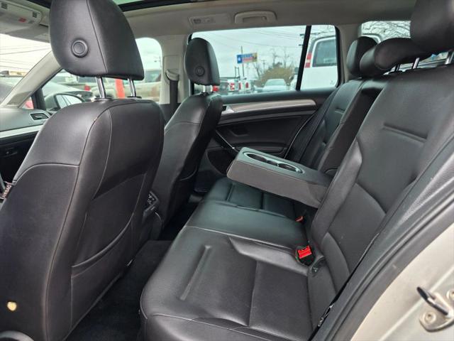 2016 Volkswagen Golf SportWagen TSI SE 4-Door
