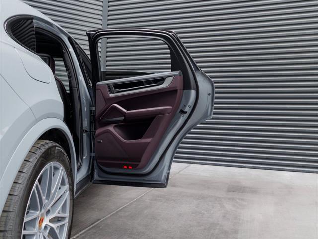2026 Porsche Cayenne Unknown