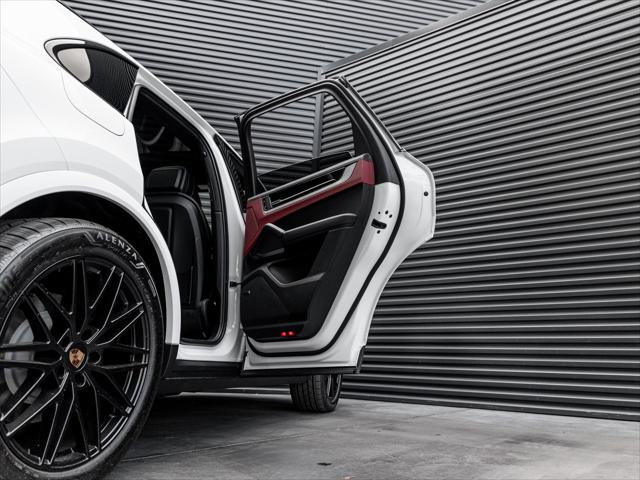 2026 Porsche Cayenne Unknown
