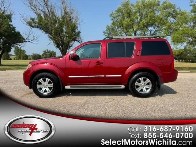 2011 Nissan Pathfinder Silver for sale in Wichita, KS