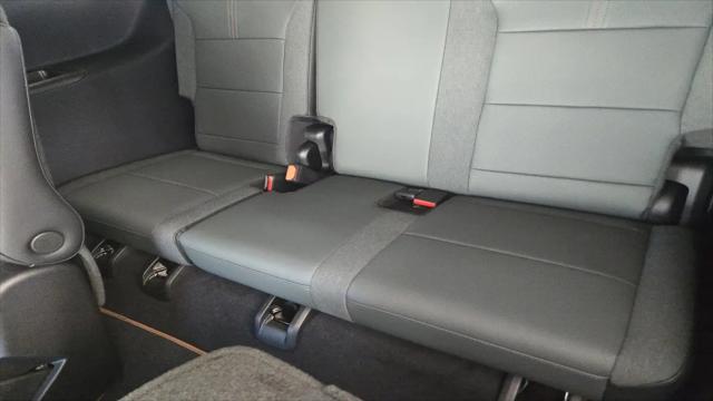 2026 GMC Acadia AT4 AWD