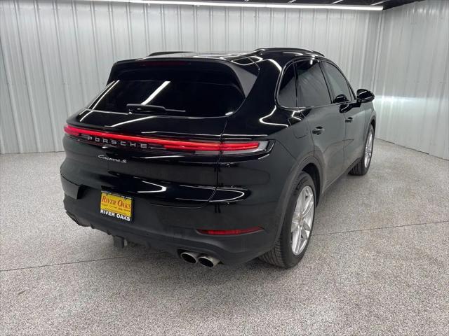 2024 Porsche Cayenne S