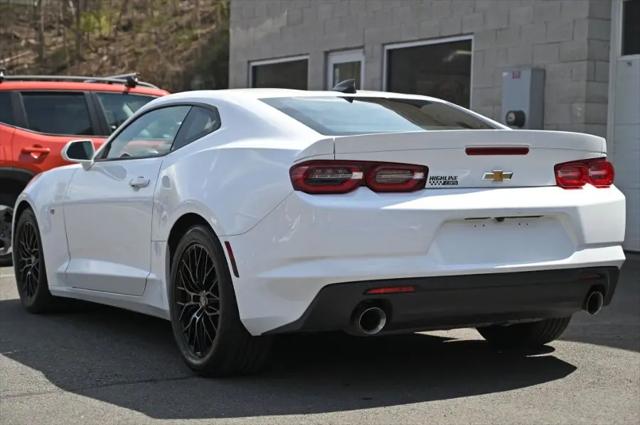 2022 Chevrolet Camaro RWD Coupe 2LT