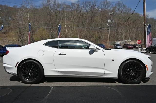 2022 Chevrolet Camaro RWD Coupe 2LT