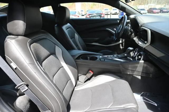 2022 Chevrolet Camaro RWD Coupe 2LT