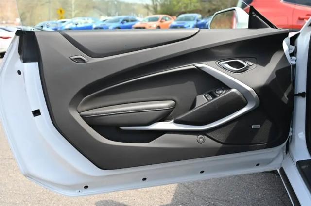 2022 Chevrolet Camaro RWD Coupe 2LT