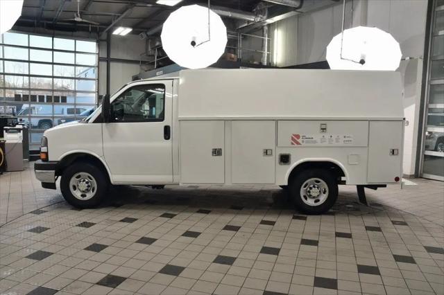 2025 Chevrolet Express Cutaway Work Van