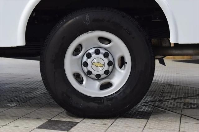 2025 Chevrolet Express Cutaway Work Van