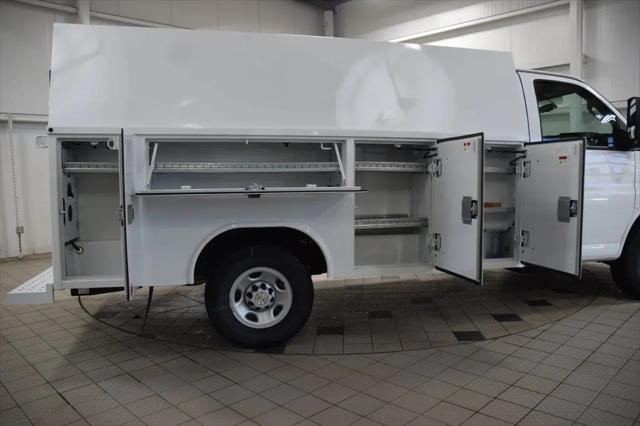 2025 Chevrolet Express Cutaway Work Van