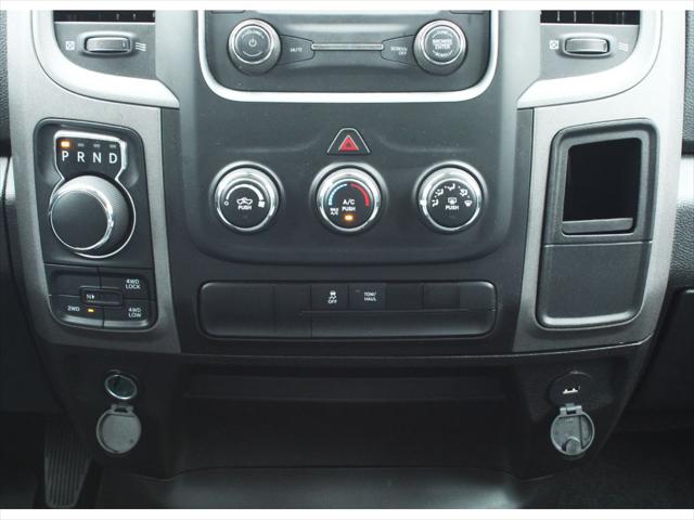 2024 Ram 1500 Classic Tradesman Crew Cab 4x4 5'7" Box