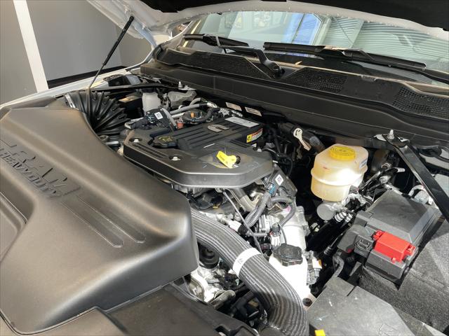 2026 Ram 3500 Laramie Crew Cab 4x4 8 Box