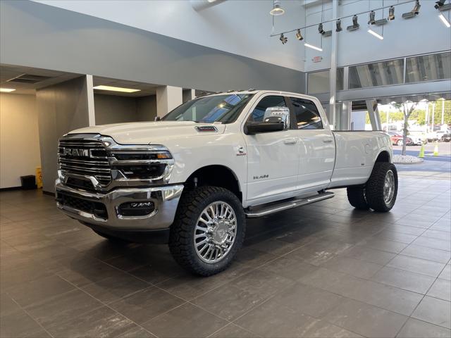 2026 Ram 3500 Laramie Crew Cab 4x4 8 Box