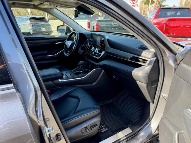 2022 Toyota Highlander Hybrid XLE