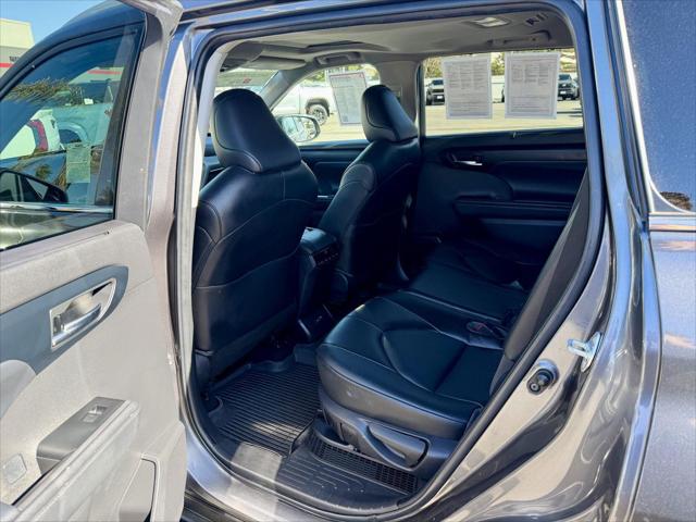 2022 Toyota Highlander Hybrid XLE