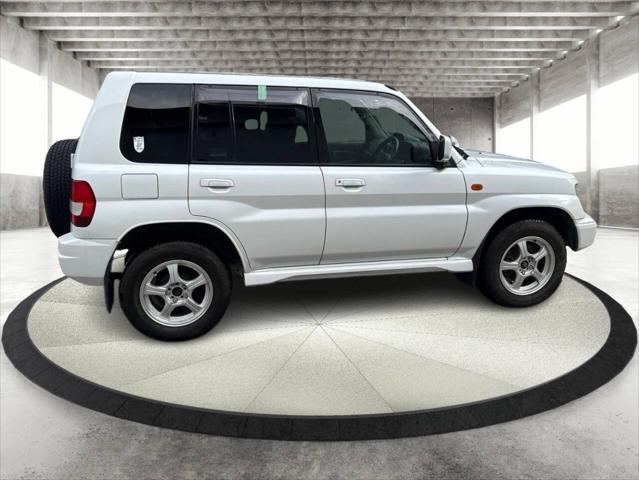 2000 Mitsubishi Pajero IO PEARL PACKAGE