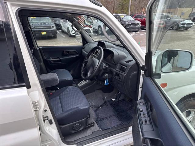 2000 Mitsubishi Pajero IO PEARL PACKAGE