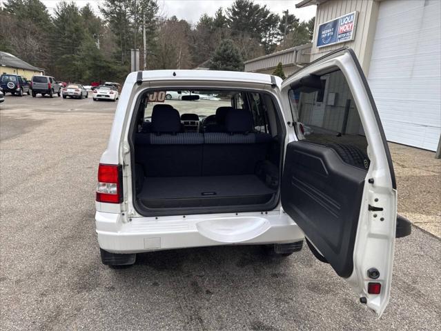 2000 Mitsubishi Pajero IO PEARL PACKAGE