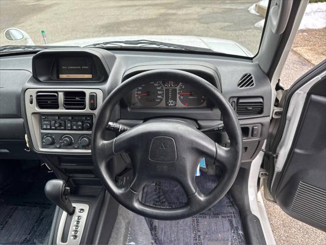 2000 Mitsubishi Pajero IO PEARL PACKAGE