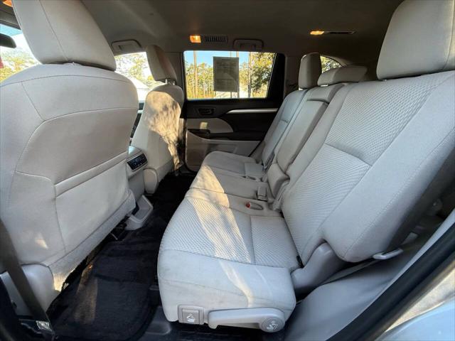 2019 Toyota Highlander LE
