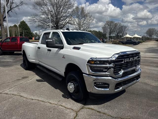 2026 RAM Ram 3500 RAM 3500 TRADESMAN CREW CAB 4X4 8 BOX