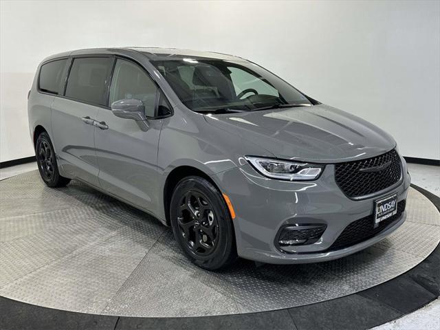 2022 Chrysler Pacifica Hybrid Touring L