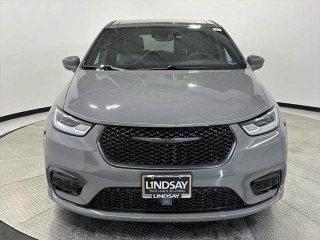 2022 Chrysler Pacifica Hybrid Touring L