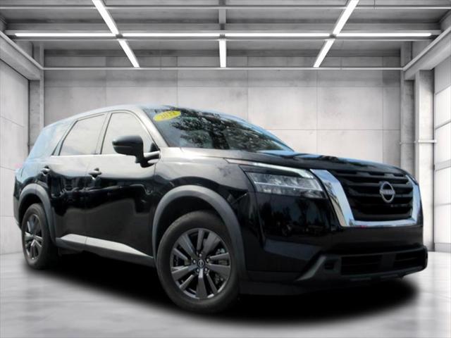 2022 Nissan Pathfinder S 2WD