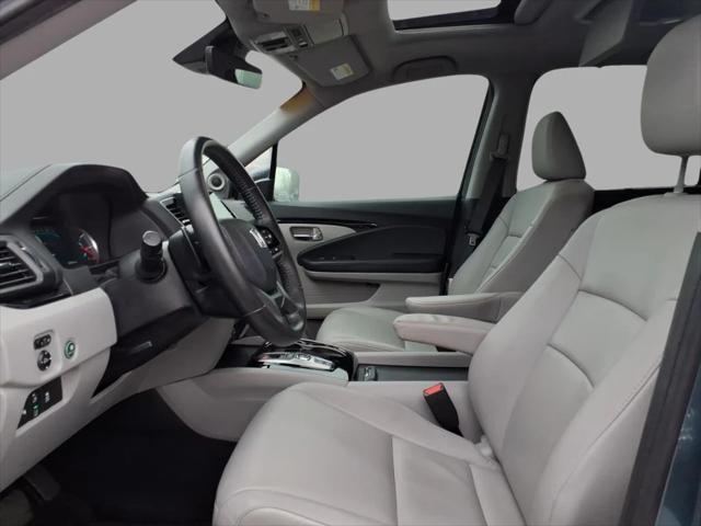 2021 Honda Pilot AWD Touring 8 Passenger
