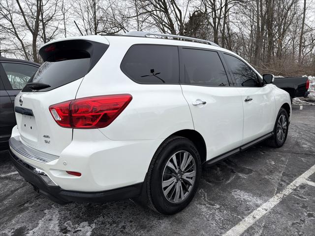 2017 Nissan Pathfinder SV