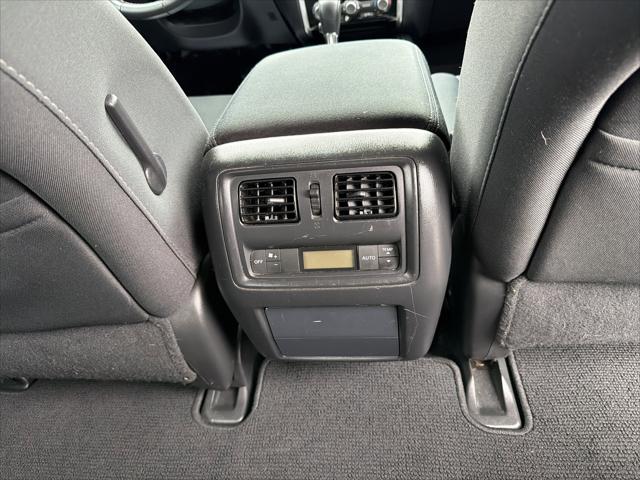 2017 Nissan Pathfinder SV