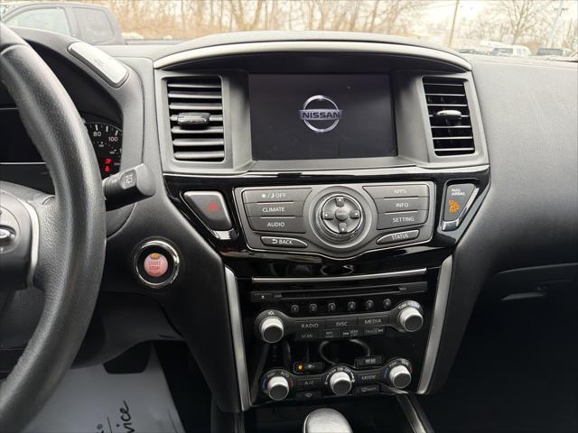 2017 Nissan Pathfinder SV