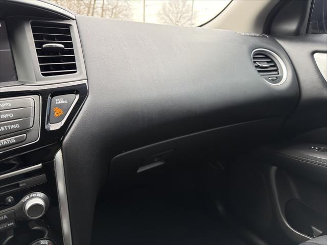 2017 Nissan Pathfinder SV